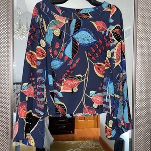 Silky top, gently used in excellent condition.